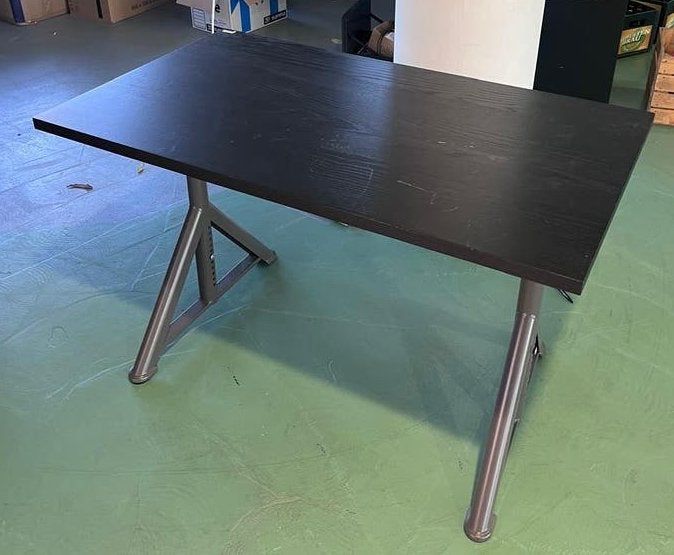 Zwarte Ikea Idasen bureaus - hoogte verstelbaar - 6 stuks, Ophalen, Ikea, Gebruikt, Ikea