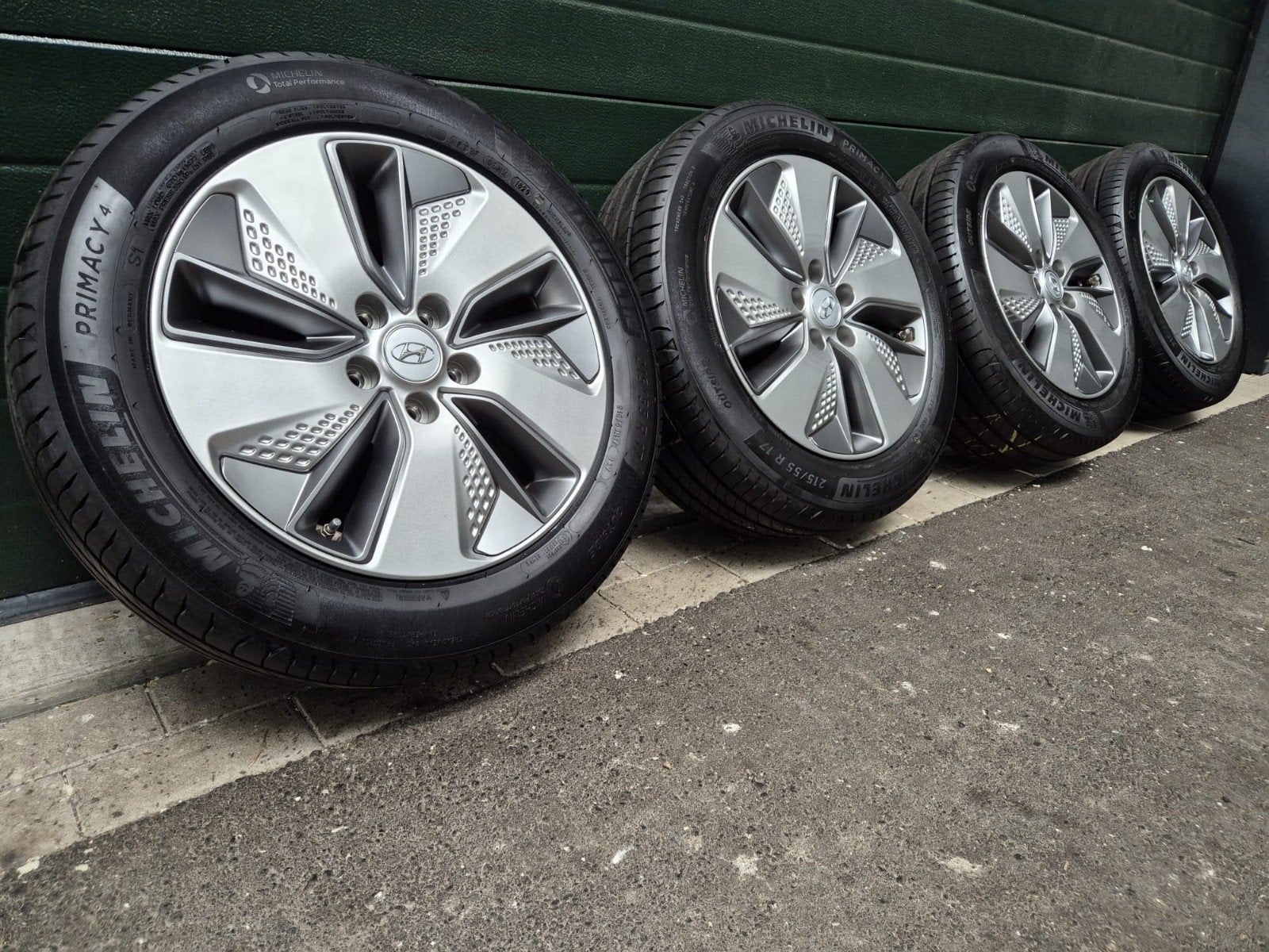 5x114.3/17 inch orgineel Hyundai Kona Velgen, Auto-onderdelen, Ophalen, 215 mm, Banden en Velgen, 17 inch