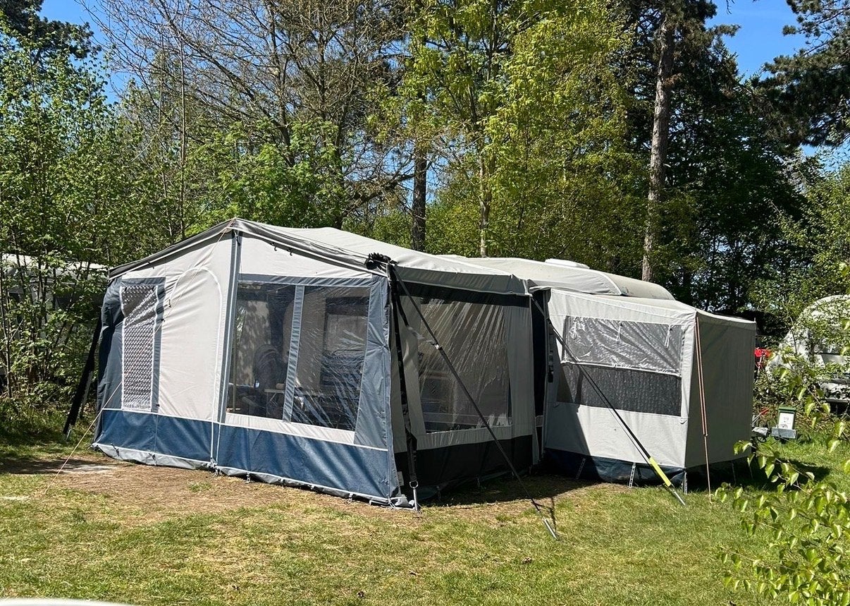 Sprinter 400d uit 1998 met voortent, luifel en erker, Dwarsbed, Particulier, 4 tot 5 meter, Openslaande ramen