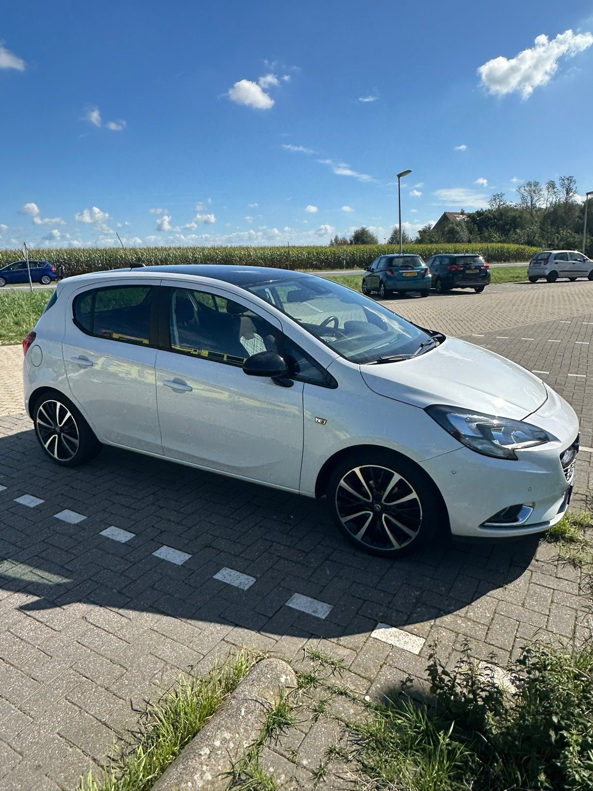 Nieuw APK/ Opel Corsa 1.4 Easytronic 2017 Wit, Auto's, 1063 kg, 1398 cc, 4 cilinders, Origineel Nederlands