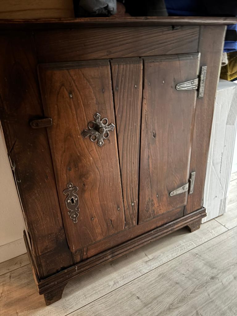 Boeren broodkast/ spinde, antiek en robuust, Ophalen