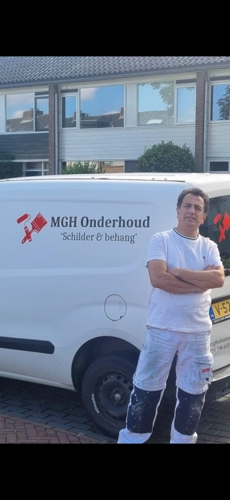 Ervaren schilder en behanger 10 jaar vakwerk, Kleuradvies, Behangen