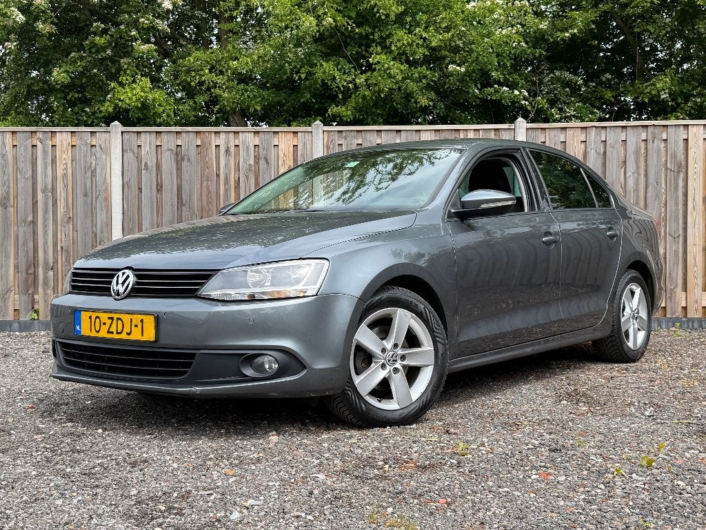 Volkswagen Jetta 1.2 TSI Navi Cruise Control Bluetooth Airco, Voorwielaandrijving, Euro 5, 4 cilinders, Parkeersensor