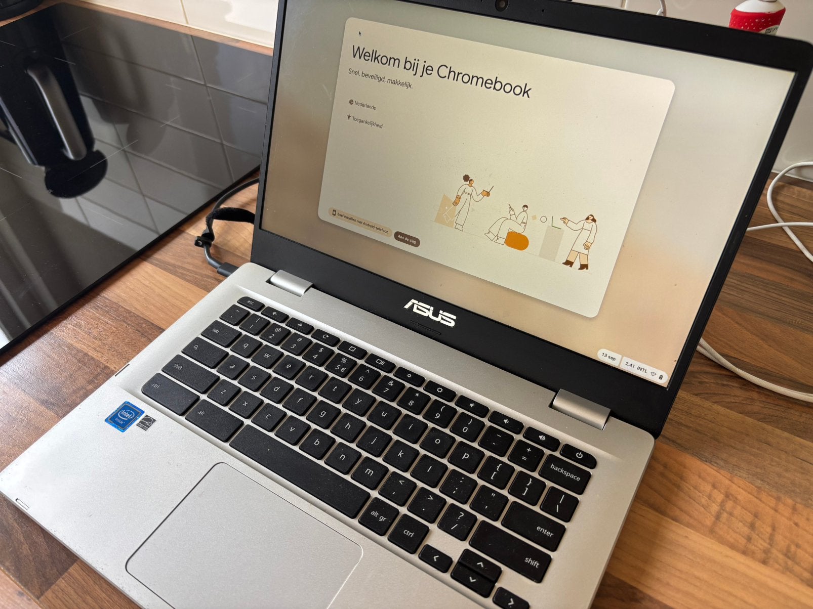 ASUS Chromebook, Ophalen, 14 inch, Qwerty, 32 GB of minder