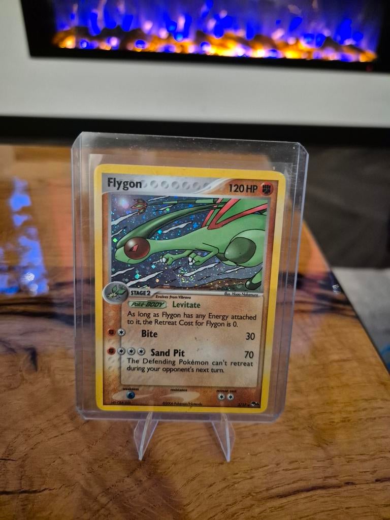 Flygon Pokémon Kaart - Holo Rare, Ophalen of Verzenden, Zo goed als nieuw, Losse kaart, Foil