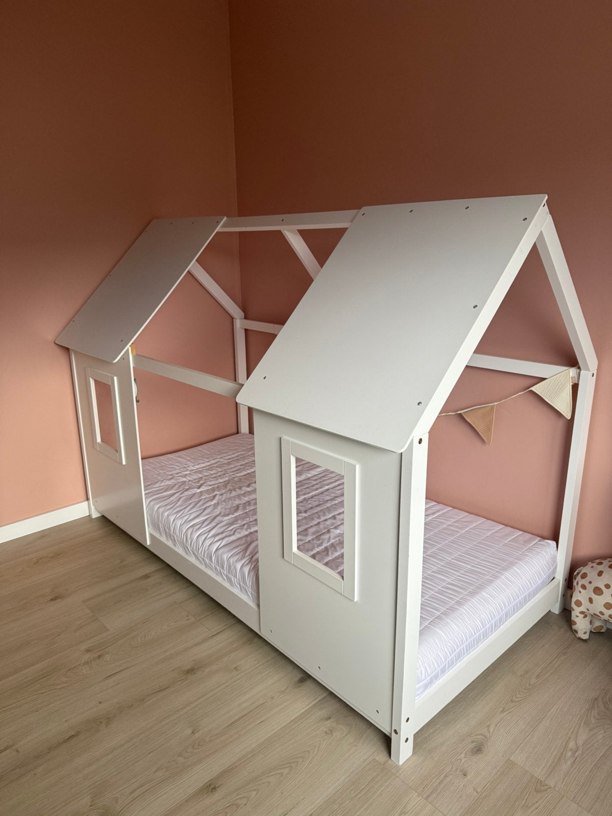Bed huisje, Ophalen, 85 tot 100 cm, Zo goed als nieuw, Matras