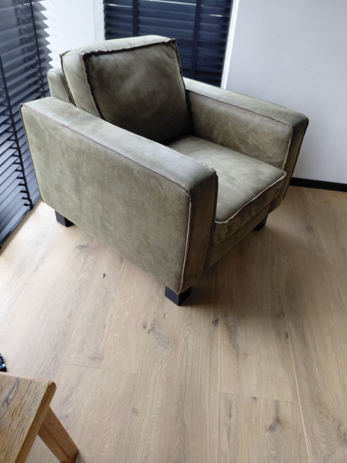 Comfortabele fauteuil in olijfgroen, Gebruikt, 75 tot 100 cm, Ophalen of Verzenden, 75 tot 100 cm