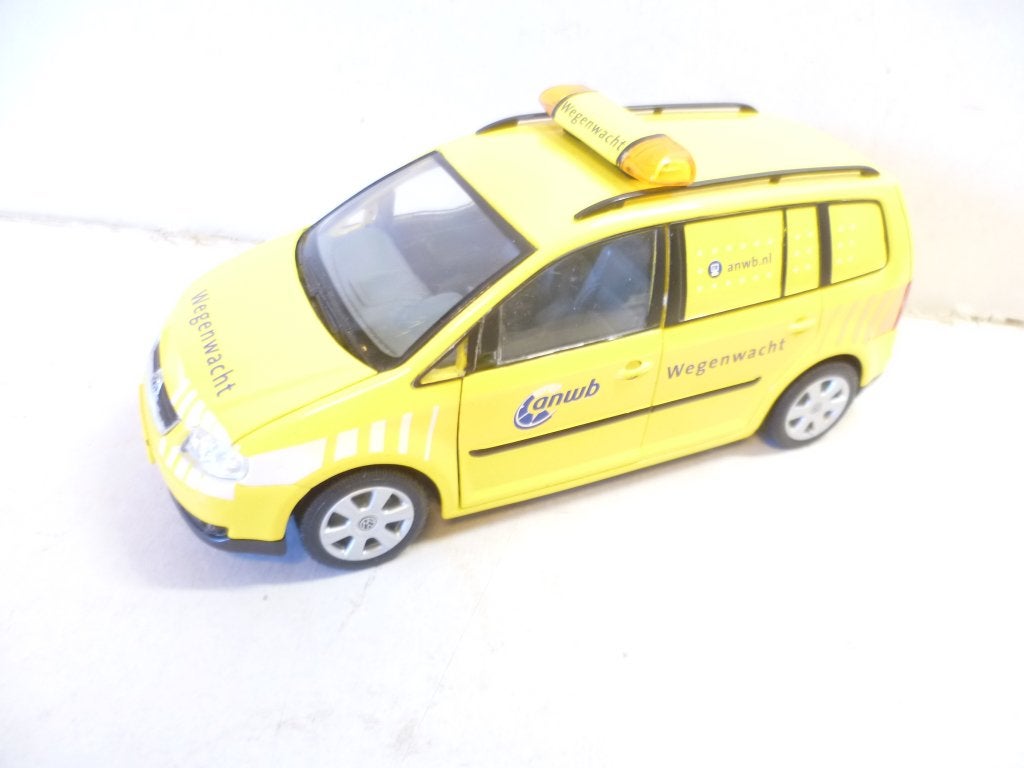Welly Volkswagen Touran ANWB Wegenwacht 1:24 modelauto., Ophalen of Verzenden, Zo goed als nieuw, Auto, Welly