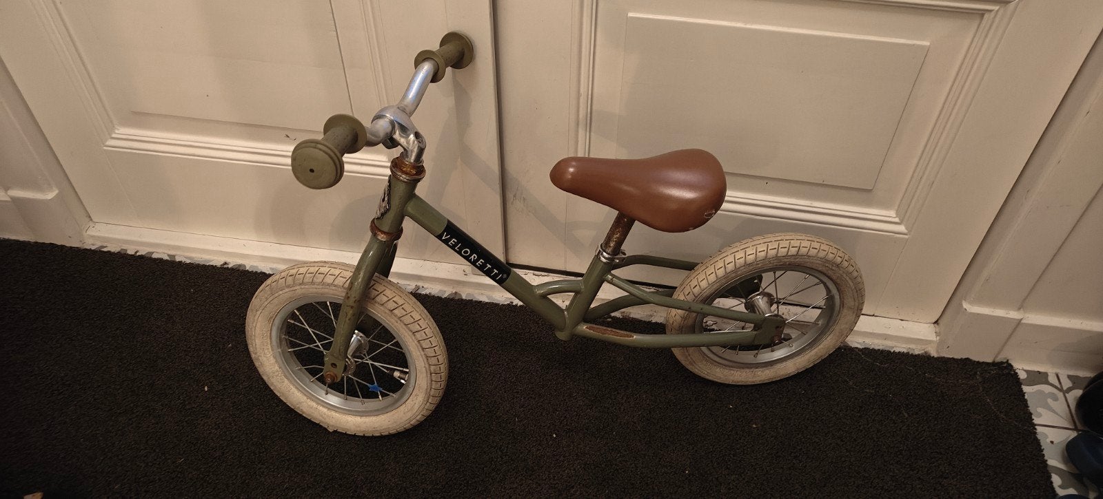 Veloretti loopfiets - Groen met bruin zadel