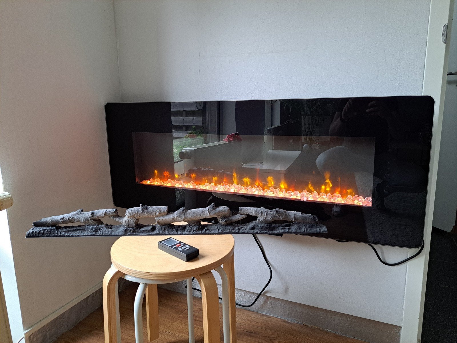 Elektrische sfeerhaard met decoratiehout en afstandbediening, Ophalen, Gebruikt, Hangende haard, Elektrische haard