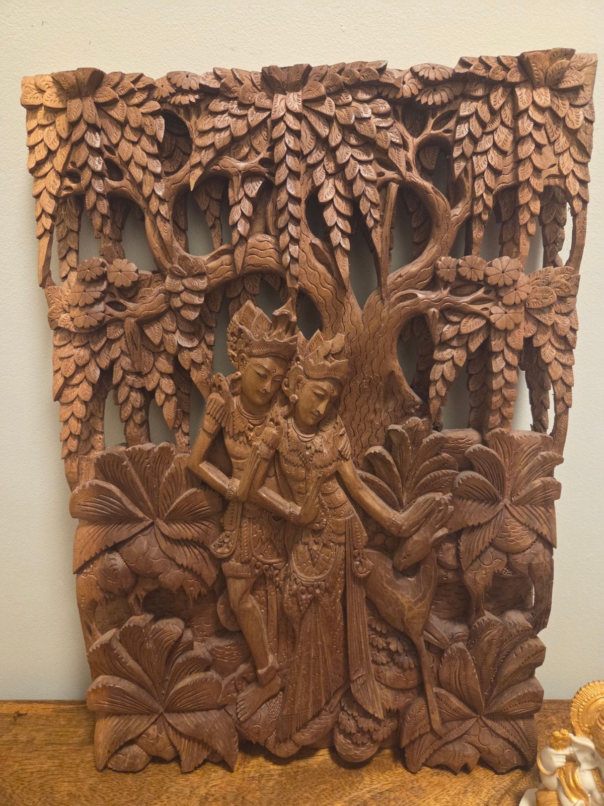 Prachtig Balinees houtsnijwerk: Man, vrouw en hert, Ophalen, 50 - 100 cm, Handgemaakt, Wanddecoratie