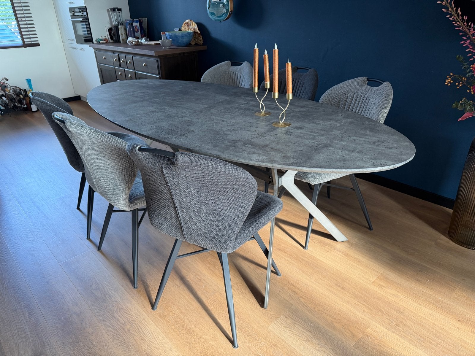 Mooie ovale eettafel betonlook (zonder stoelen): 240cm, Huis en Inrichting, Tafels | Eettafels, Gebruikt, 100 tot 150 cm, 200 cm of meer