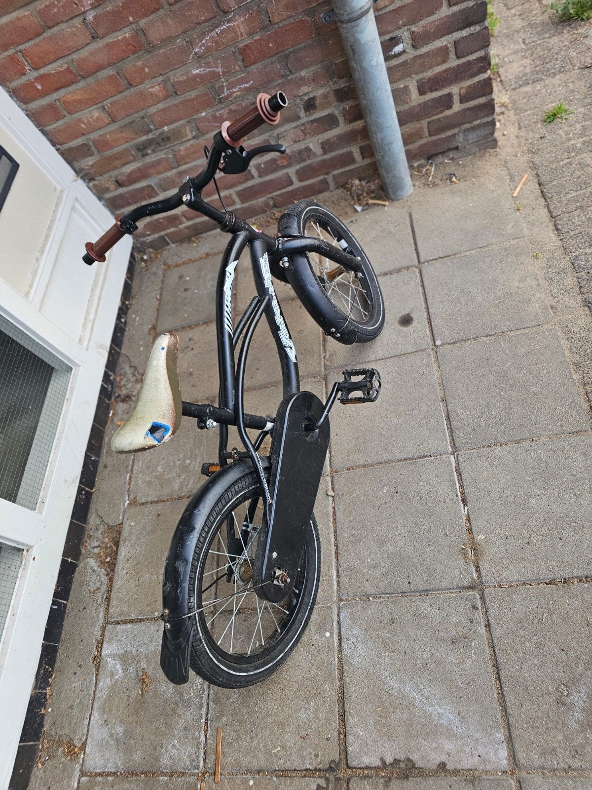 Kinderfiets 16 inch - Zwart, Fietsen en Brommers, Fietsen | Kinderfietsjes, Ophalen of Verzenden, Gebruikt, Terugtraprem, 16 tot 20 inch