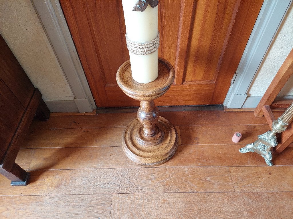 Grote kerkkaars op houten kandelaar c.q. voet / 150 cm hoog, Ophalen, Overige materialen