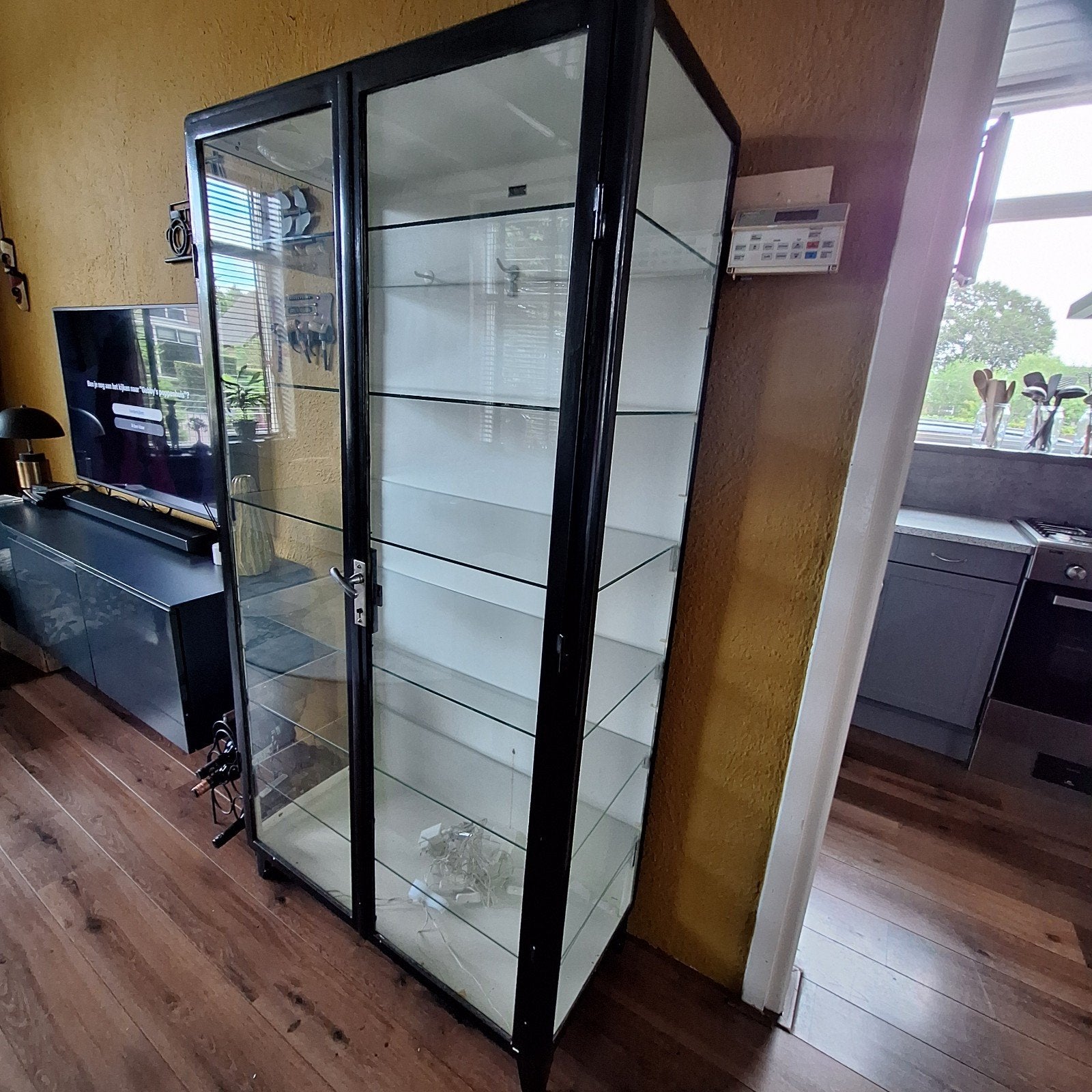 Vintage ziekenhuis vitrinekast - Zwart metaal en glas, Antiek en Kunst, Ophalen