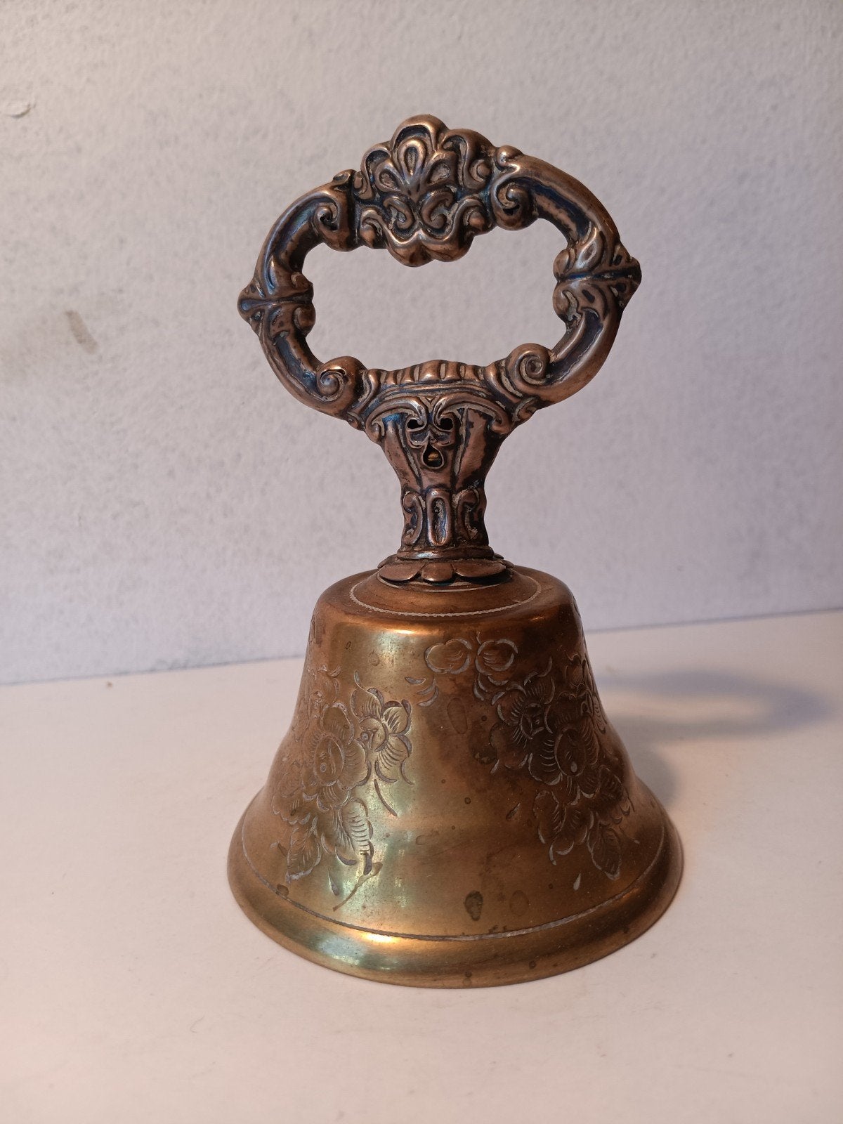 Rococo messing en zilveren tafelbel, 12 cm hoog, Ophalen of Verzenden
