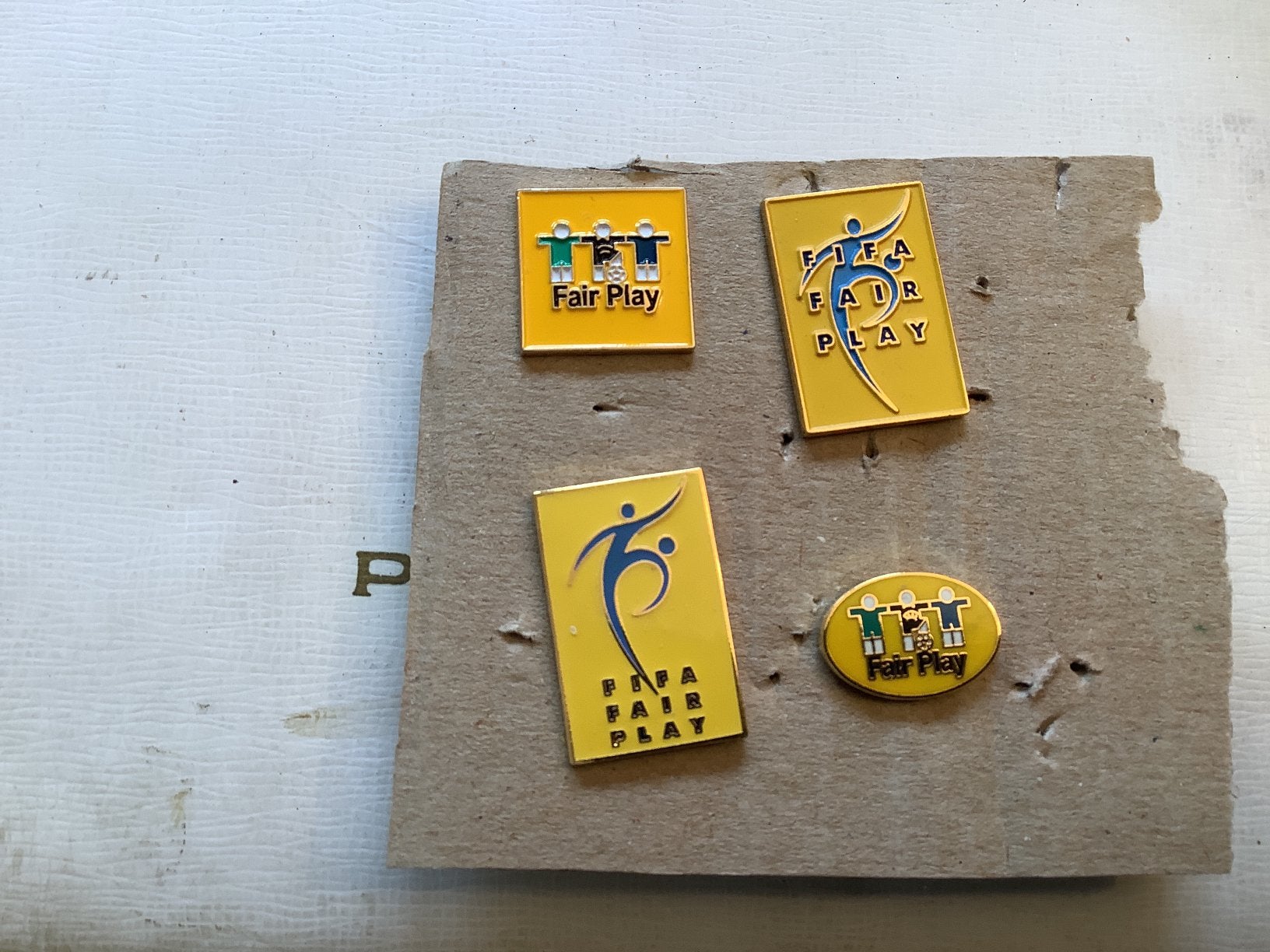 4 pins fair play, Verzamelen, Ophalen of Verzenden, Zo goed als nieuw, Buitenlandse clubs, Poster, Plaatje of Sticker