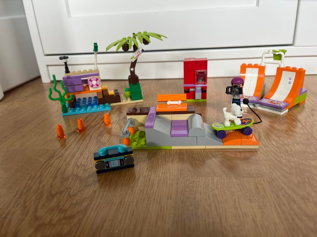 LEGO Friends 41099 - Heartlake Skate Park, Lego, Friends, Ophalen of Verzenden, Zo goed als nieuw