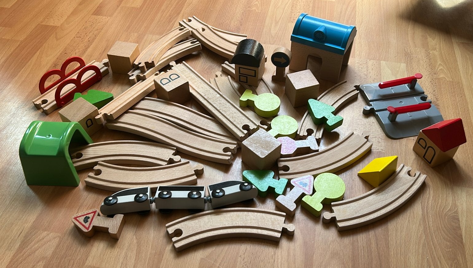 Ikea wooden trainset, Ophalen of Verzenden, Zo goed als nieuw