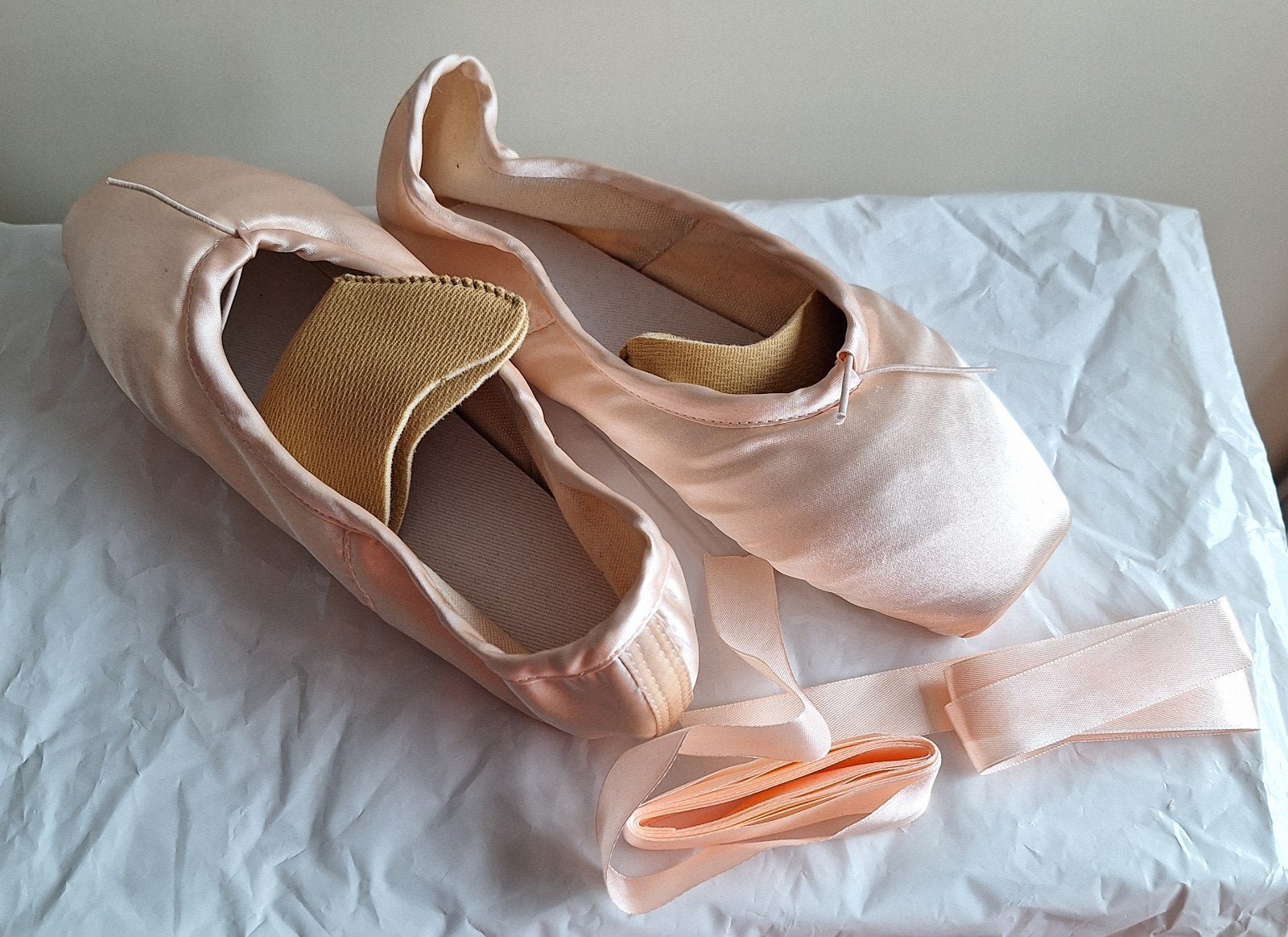 Nieuwe Roze Balletschoenen met Lint en Teenbeschermers, Sport en Fitness, Ballet, Ophalen of Verzenden