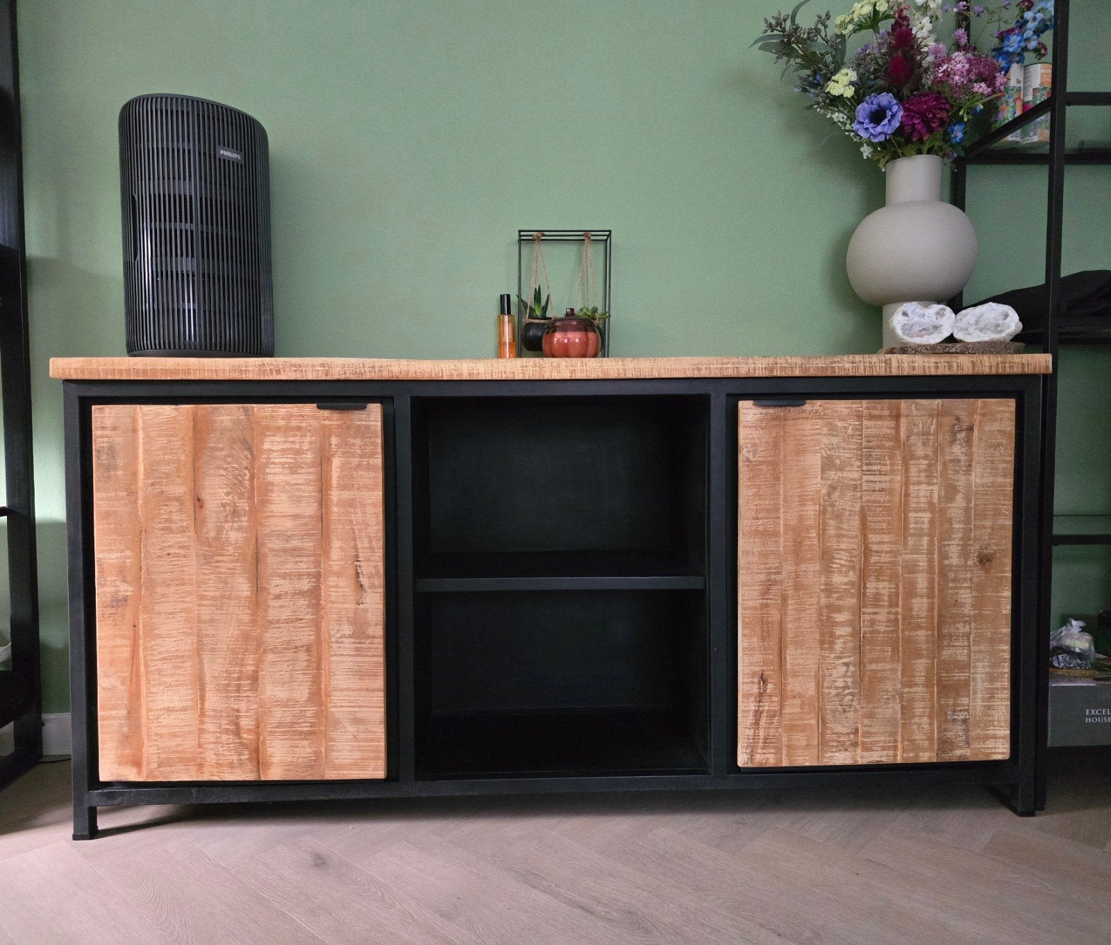 Industrieel dressoir van mangohout en metaal, 150 tot 200 cm, Industrieel, 25 tot 50 cm, Ophalen