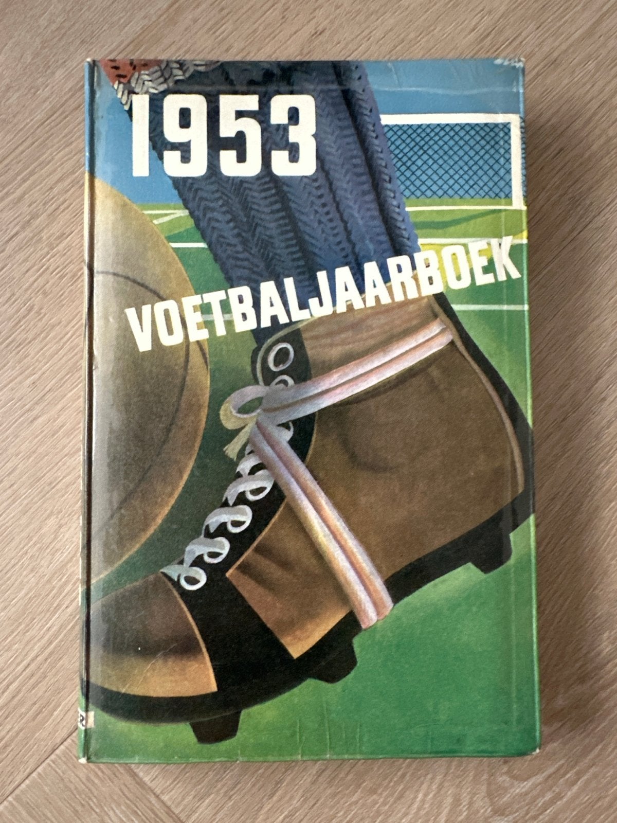Voetbaljaarboek 1953 - Historisch sportboek, Ophalen of Verzenden, Gelezen, Balsport