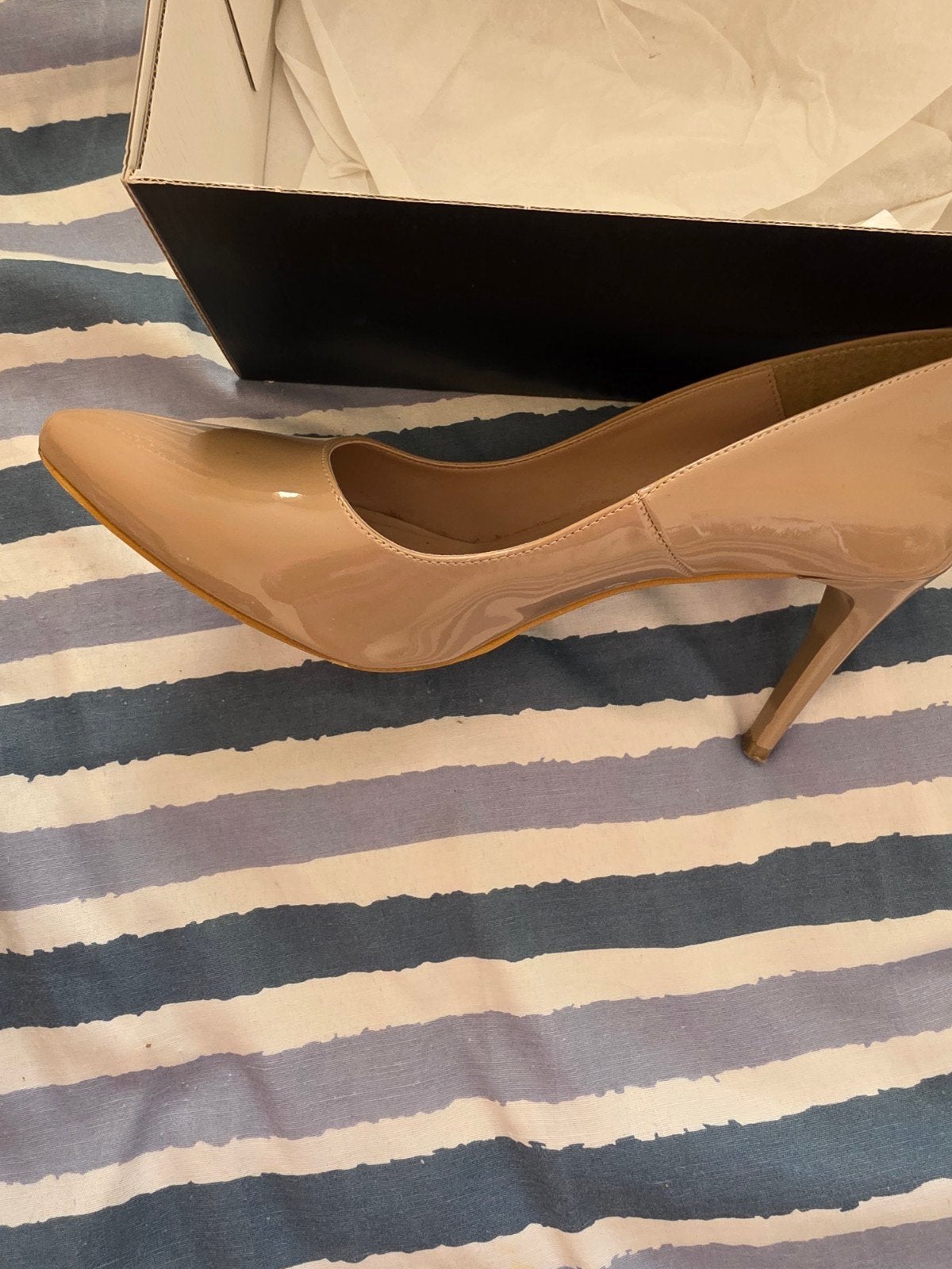 Mooie Giulia pumps, maat 39, slechts 2 keer gedragen, Kleding | Dames, Pumps, Beige, Giulia, Ophalen of Verzenden