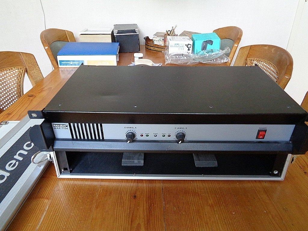 Eindversterker 2x100 w, Ophalen of Verzenden, Zo goed als nieuw, Audio