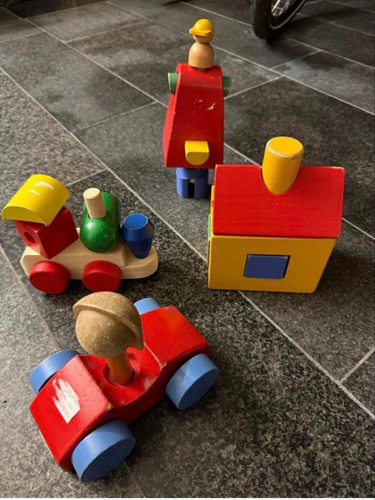Houten speelgoed set: trein, auto, huisje en figuur, Ophalen of Verzenden, Gebruikt, Overige typen