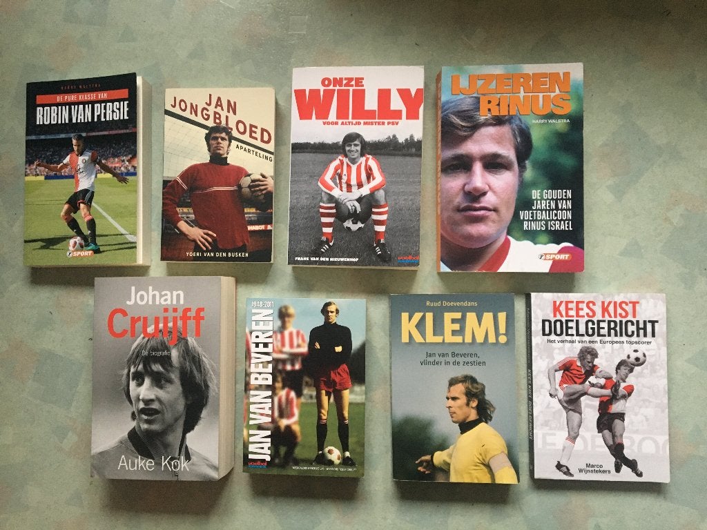 voetbalboeken- Diverse voetbalboeken o.a. van Beveren, Kist, Ophalen of Verzenden, Zo goed als nieuw, Balsport