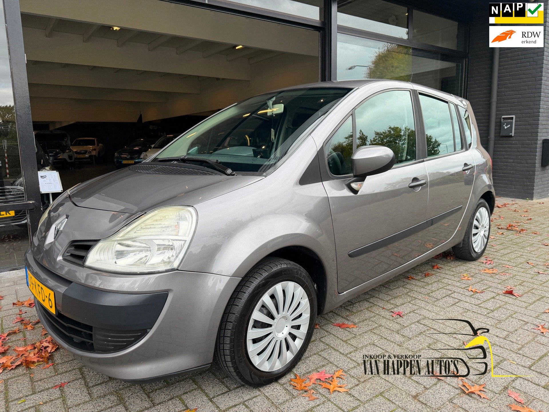 Renault Grand Modus 1.2-16V Expression / automaat, Auto's, Gebruikt, 4 cilinders, 49 €/maand, Bedrijf