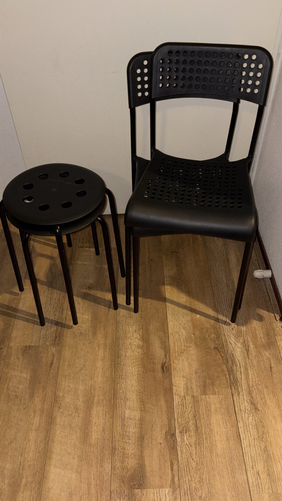 Zwarte IKEA stoelen en krukjes, Huis en Inrichting, Stoelen, Ophalen, Kunststof, Gebruikt, Zwart