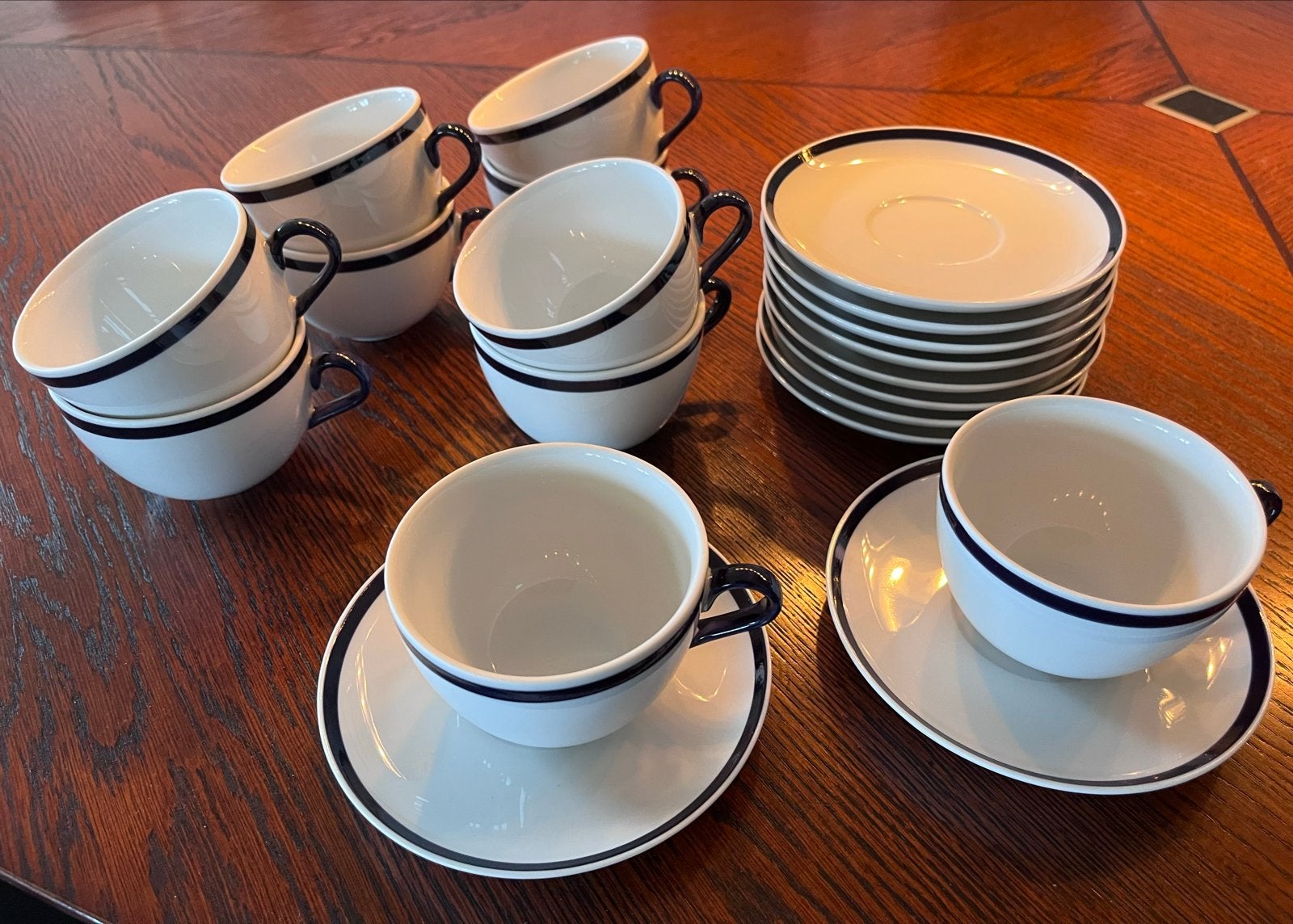 10 Thee/koffiekopjes Alt Regensburg met donkerblauwe rand, Overige merken, Vintage, Ophalen of Verzenden, Zo goed als nieuw