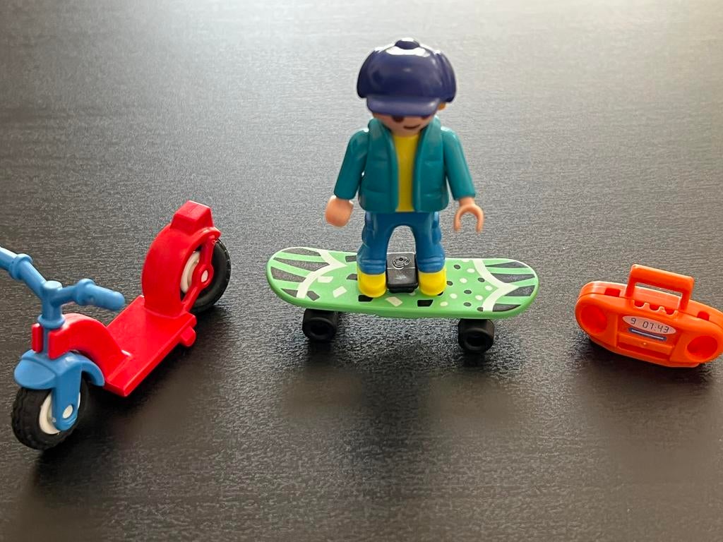 Playmobil setje met skateboard, step, Kinderen en Baby's, Speelgoed | Playmobil, Ophalen of Verzenden, Zo goed als nieuw