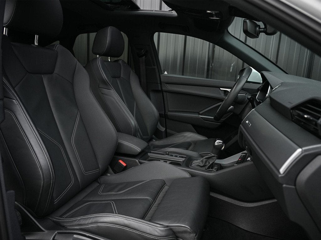 Audi Q3 Sportback 45 TFSI e S Edition | Panoramadak | Leder, Auto's, Audi, Gebruikt, Leder en Stof, Wit, Hybride Elektrisch/Benzine