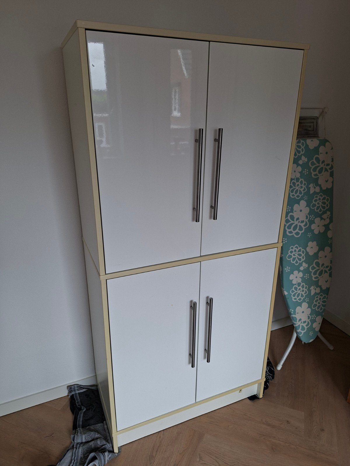 Witte kast met planken en deuren, Ophalen, 50 tot 100 cm, Modern, 150 tot 200 cm