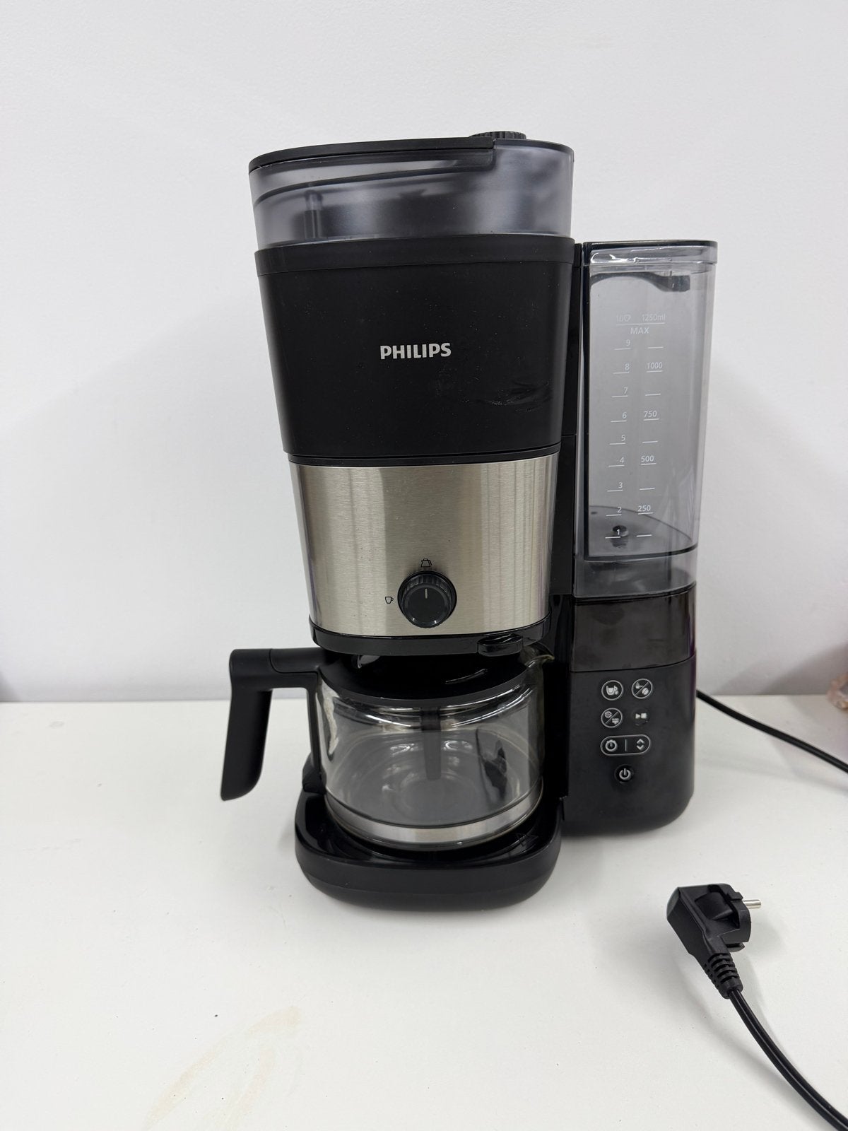 Philips all in one brew met ingebouwde bonenmaler, Afneembaar waterreservoir, Gebruikt, Philips, 10 kopjes of meer