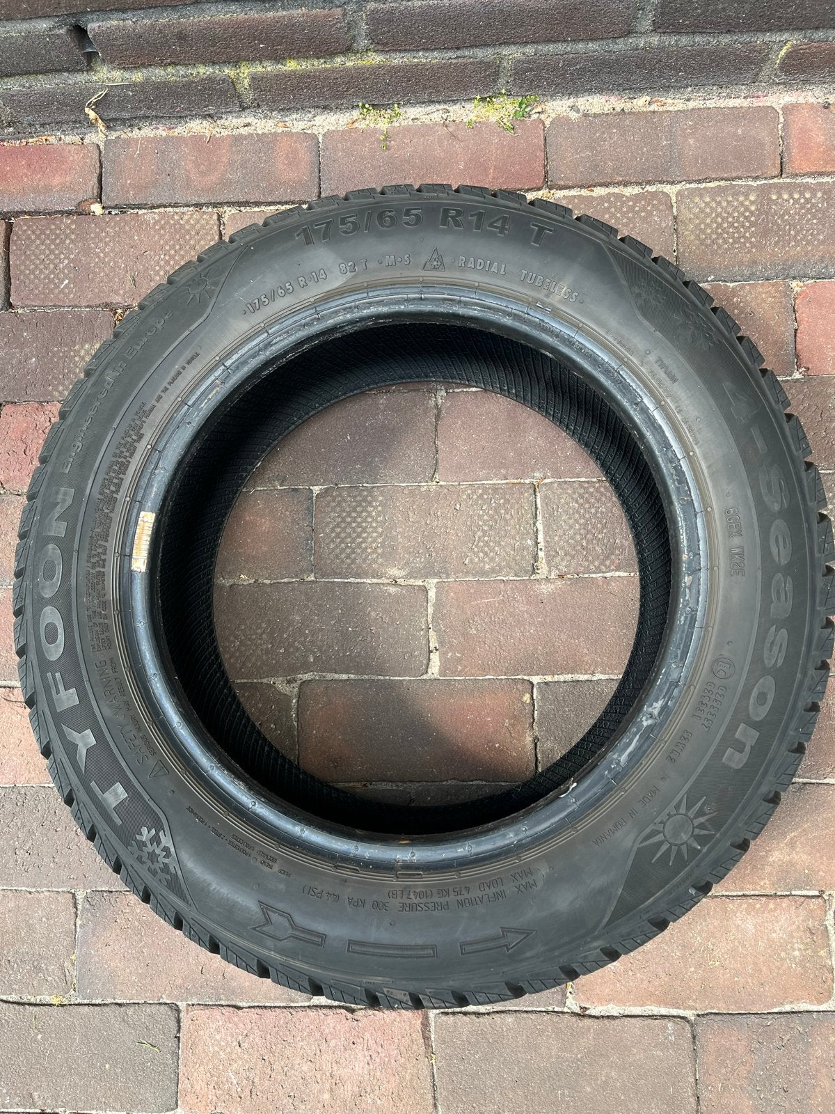 All Season / 4 seizoenen Band 175/65 R14 T met 6,1mm profiel, Auto diversen, Wieldoppen, Ophalen, Gebruikt