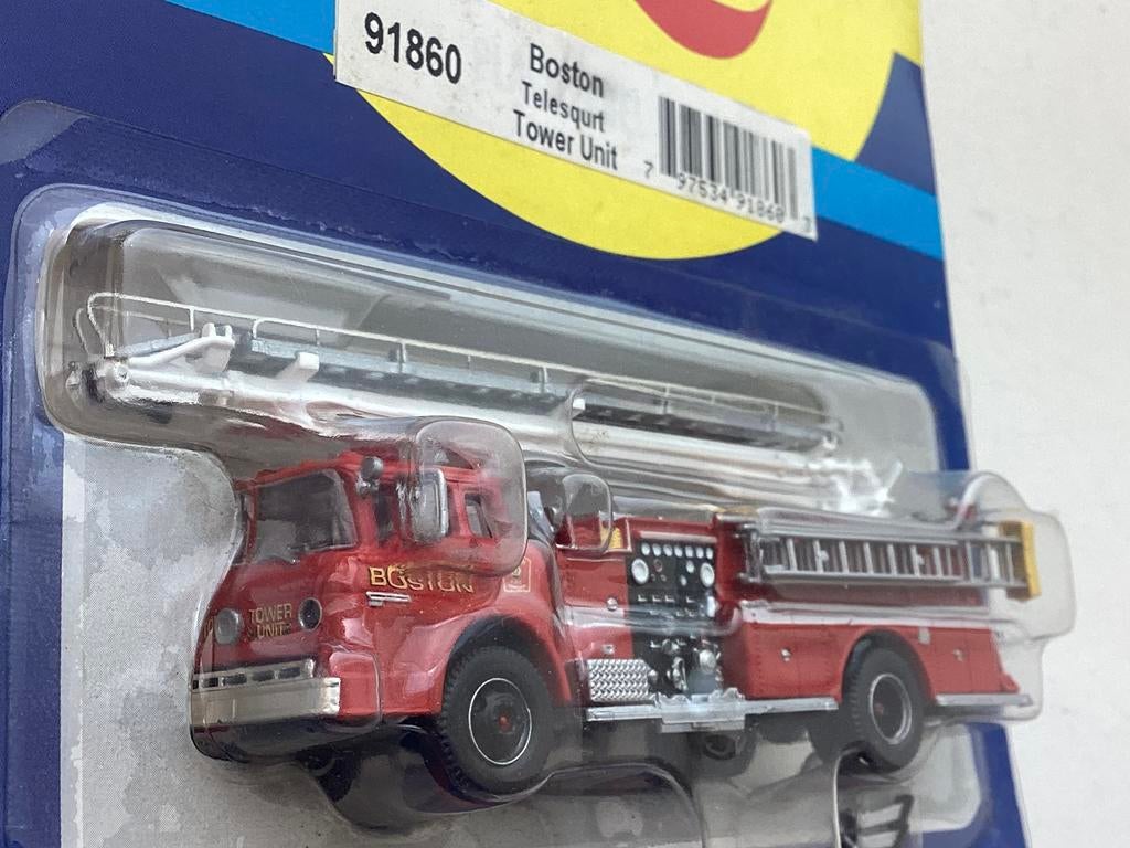 Athearn USA, Ford C, Telesquirt fire truck “Boston”, HO 1:87, Hobby en Vrije tijd, Modeltreinen | H0, Nieuw, Locomotief, Gelijkstroom of Wisselstroom