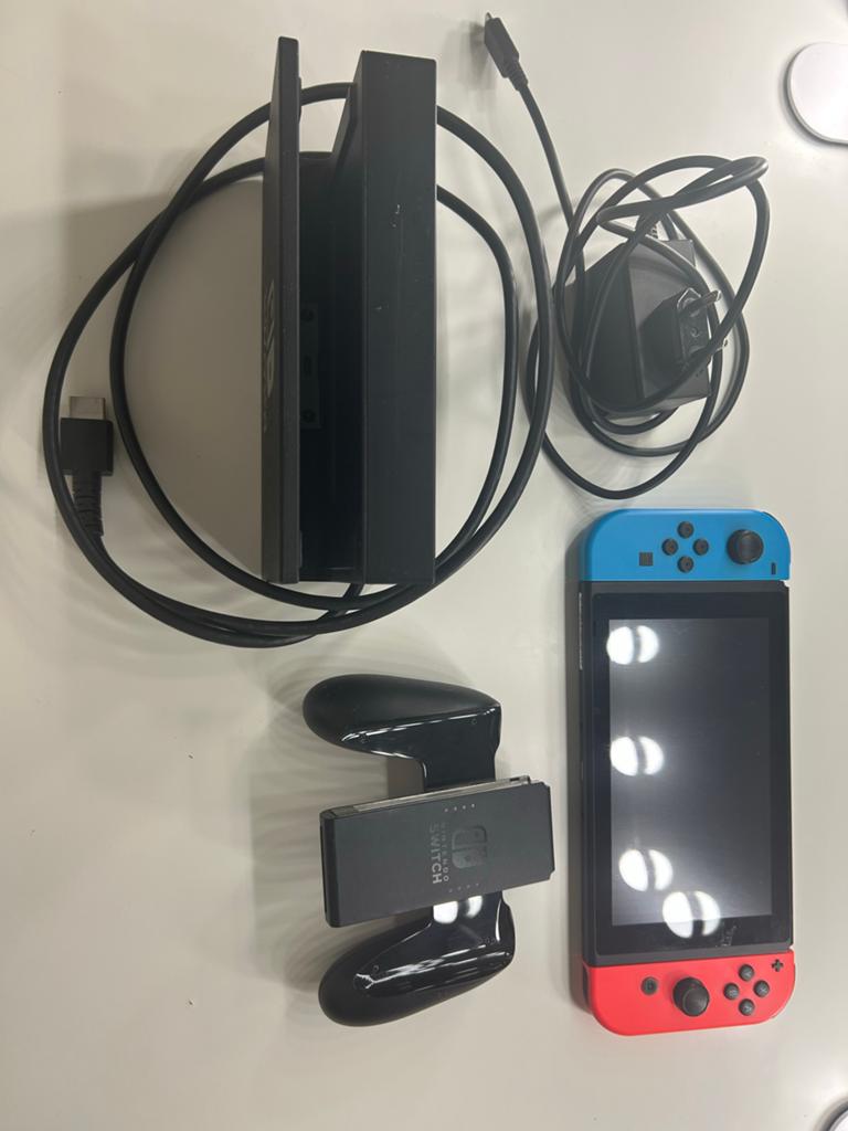 Nintendo Switch met 6 games en accessoires, Met 2 controllers, Ophalen of Verzenden, Switch Original, Gebruikt