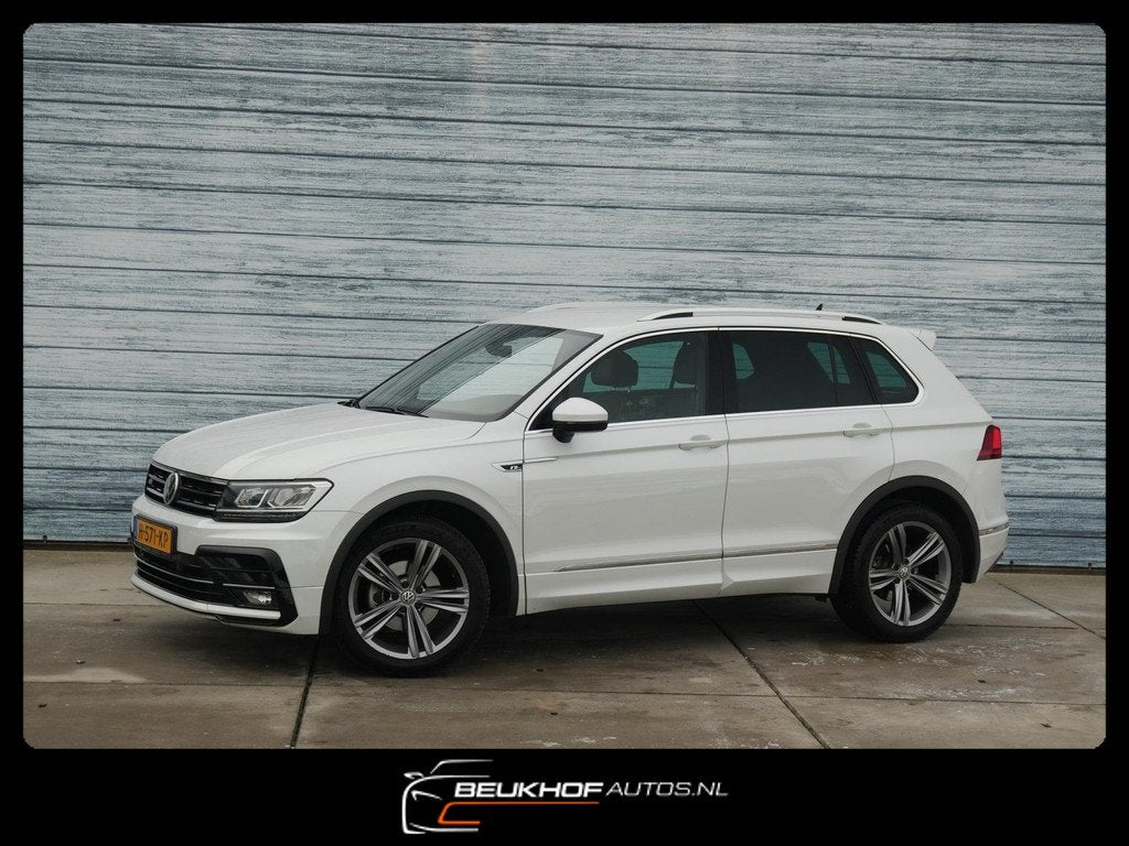 Volkswagen Tiguan 1.5 TSI ACT Business R-Line Carplay Navi, Auto's, Volkswagen, 4 cilinders, 150 pk, Alcantara, Wit