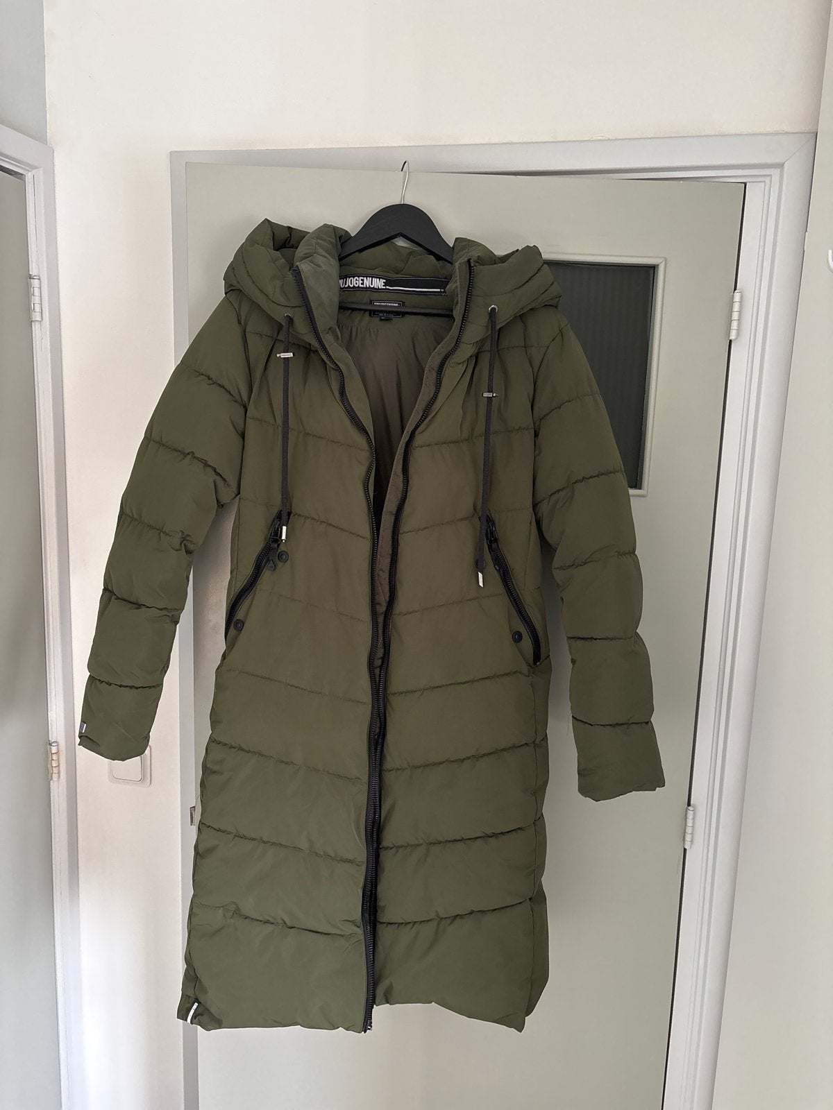 groene Khujo Genuine Lange Winterjas - Maat XXL - Olijfgroen, Ophalen of Verzenden, Zo goed als nieuw, Maat 46/48 (XL) of groter
