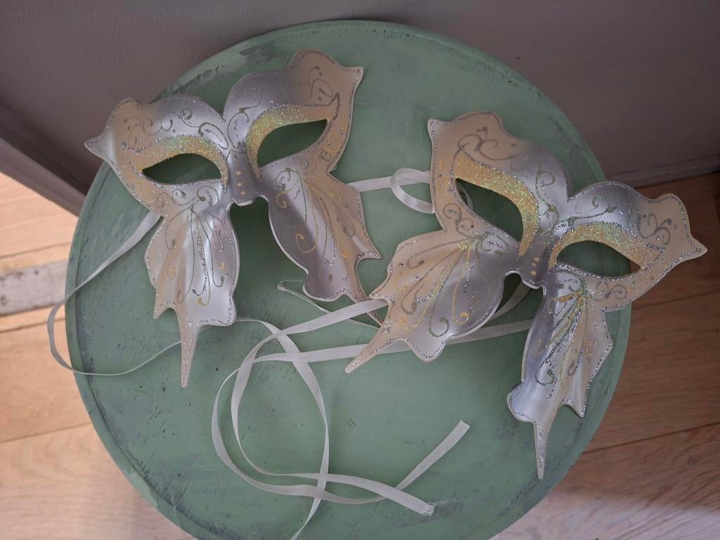 2 gala decoratieve maskers., Ophalen of Verzenden