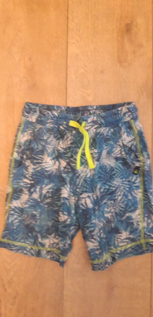 Korte broek Benetton 122 mag gratis mee bij andere aankoop, Broek, Gebruikt, United Colors of Benetton, Ophalen of Verzenden