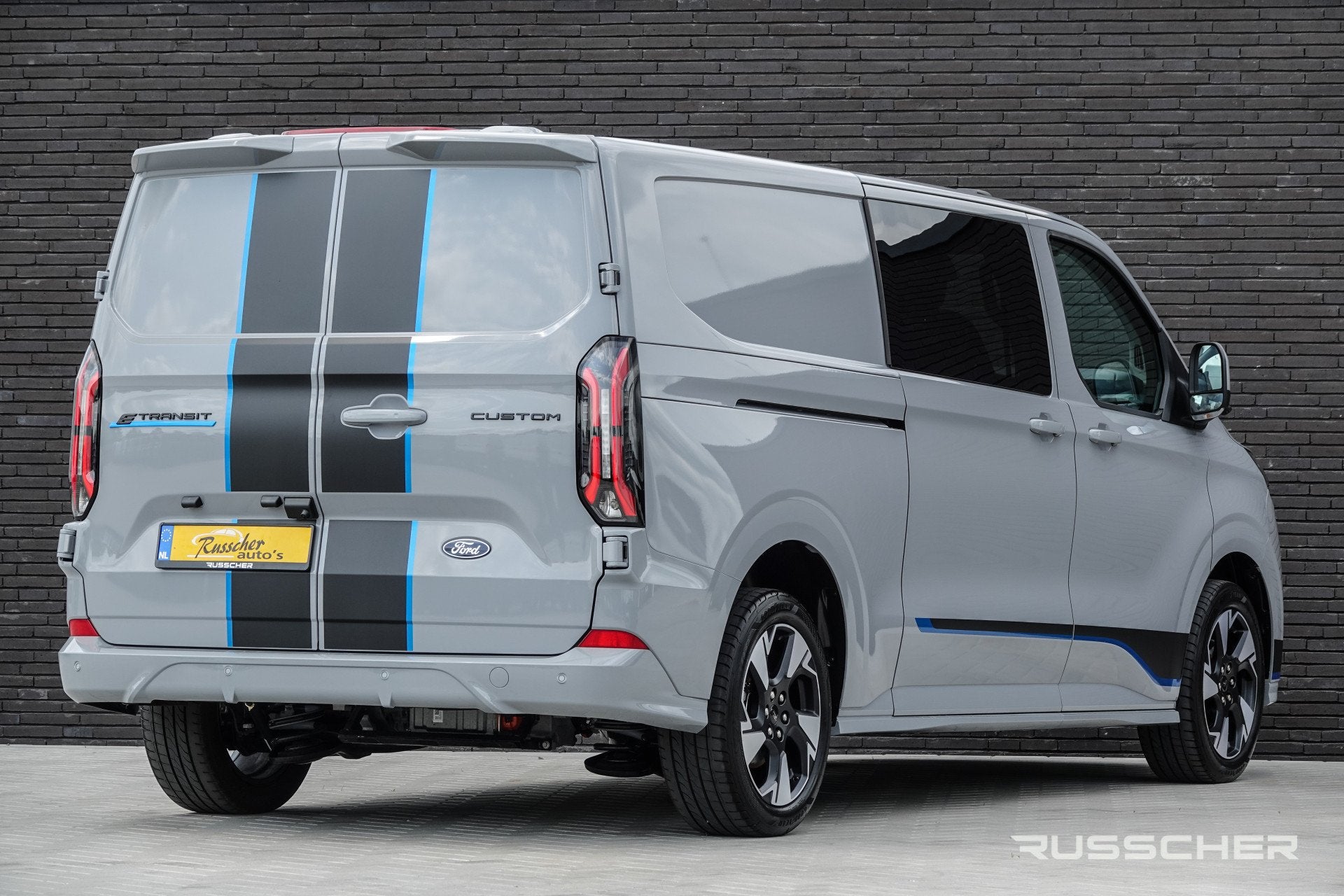 Ford E-Transit Custom L2H1 218Pk Aut. | Dubbele Cabine | Nie, Auto's, Automaat, Achterwielaandrijving, Gebruikt, Zwart