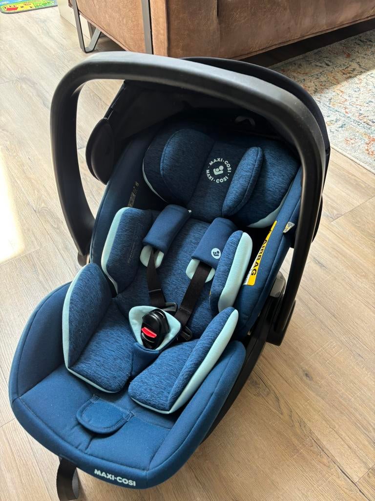 Maxi cosi marble blauw met base, Ophalen, Verstelbare rugleuning, Zo goed als nieuw, Isofix