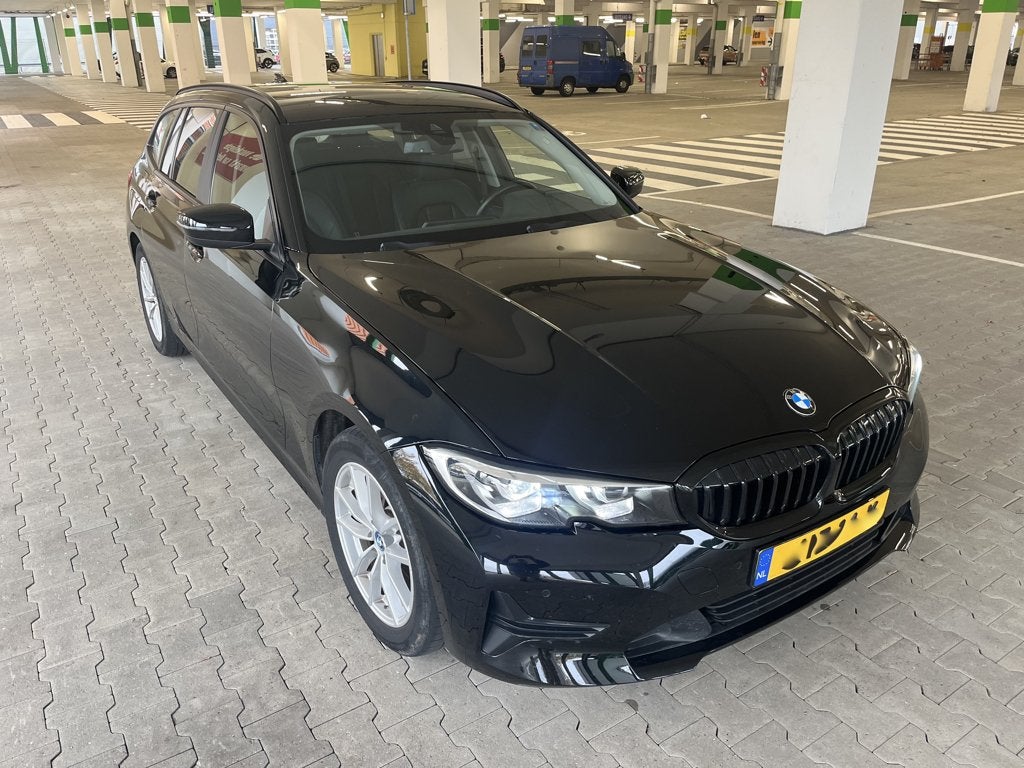 BMW 3-Serie 320e 204pk Xdrive Aut 2021 Zwart, Auto's, Zwart, Stationwagon, Vierwielaandrijving, 3-Serie
