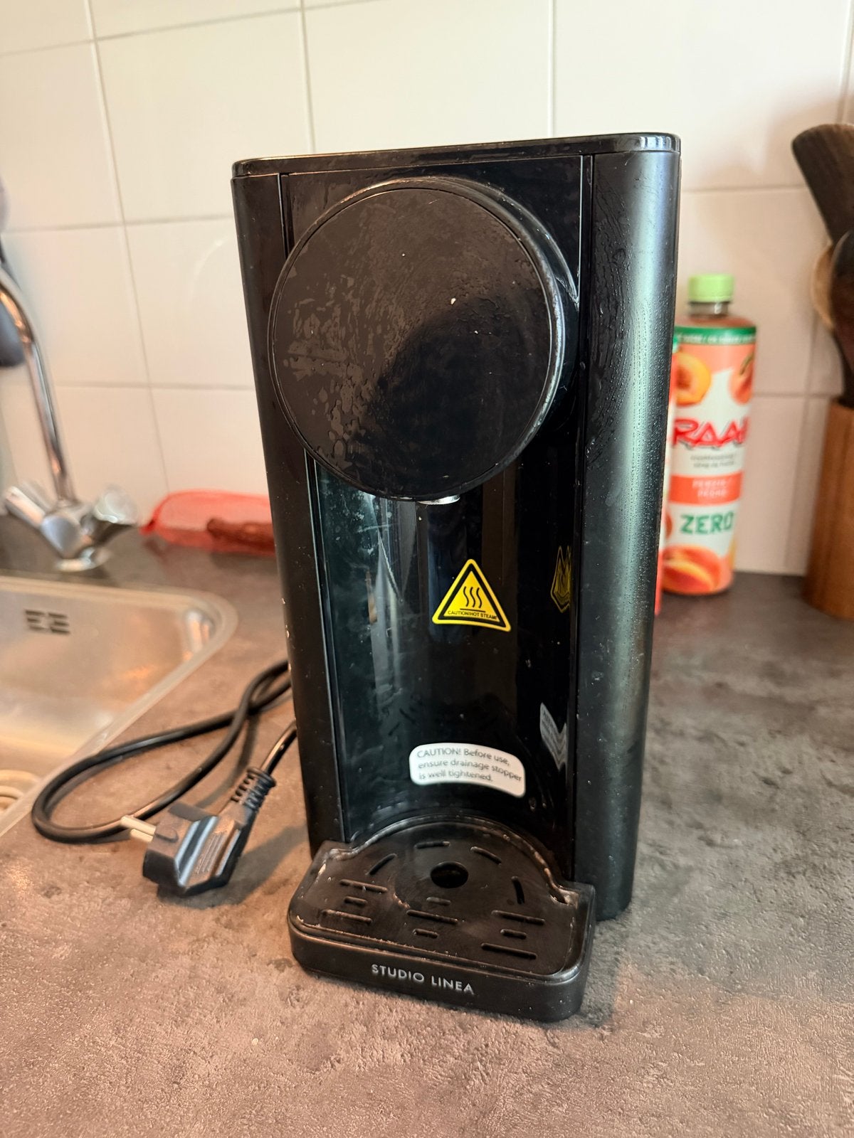 Heetwaterdispenser  Studio Linea - Zwart, 1 tot 2 liter, Ophalen, Gebruikt
