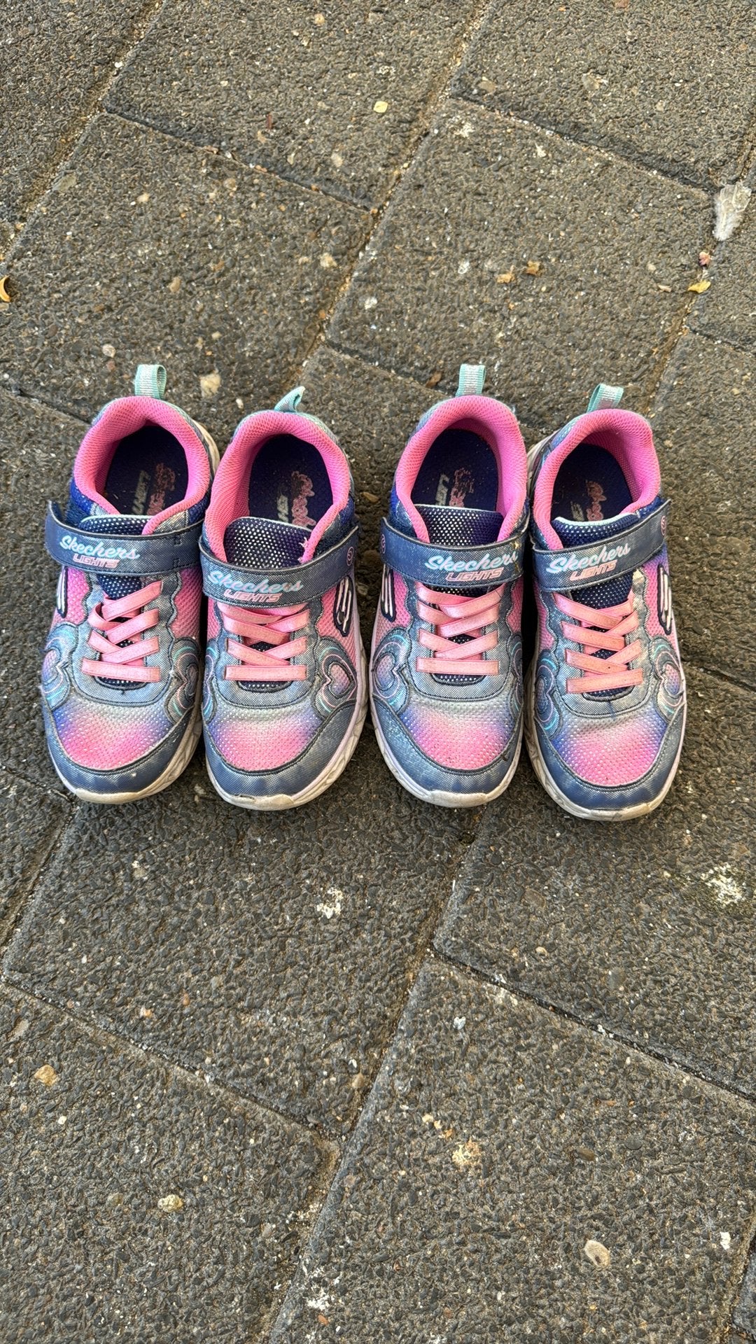 Twee nette dames skechers maat 33, Ophalen, Gebruikt, Dames