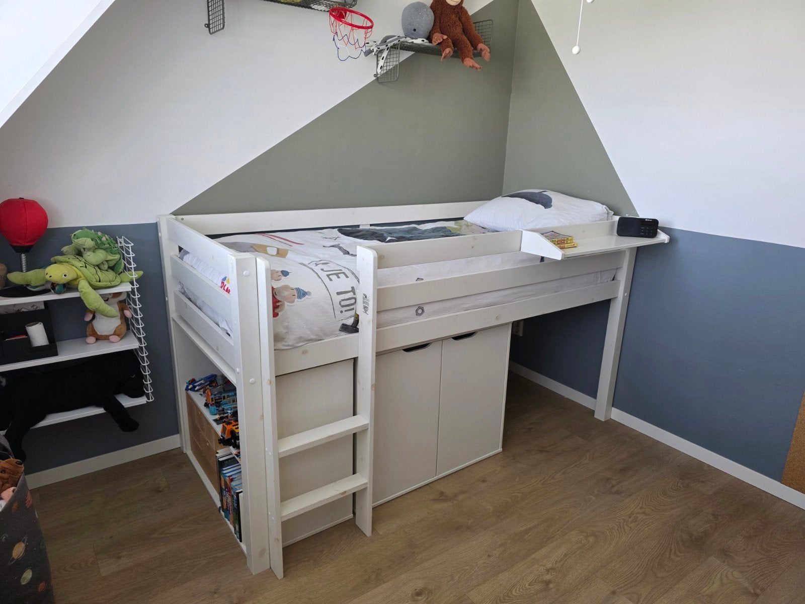 Halfhoogslaper in wit met bureau, 2 kasten en plankje, Kinderen en Baby's, Ophalen, Gebruikt, Halfhoogslaper